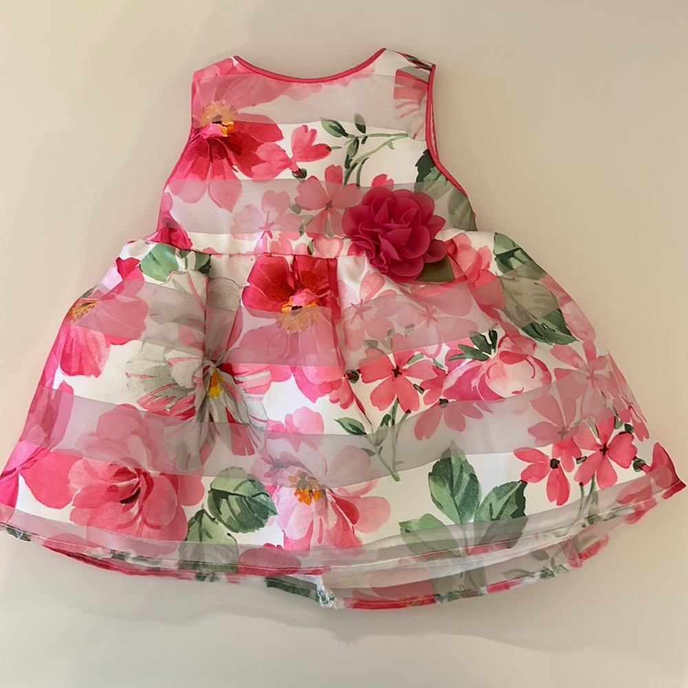 New without tags Newborn Dress!